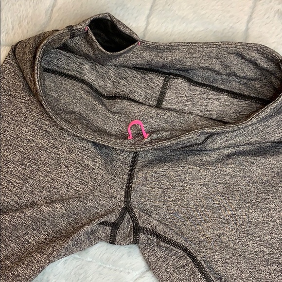 Victoria’s Secret Knockout Crop leggings size S - Picture 8 of 8